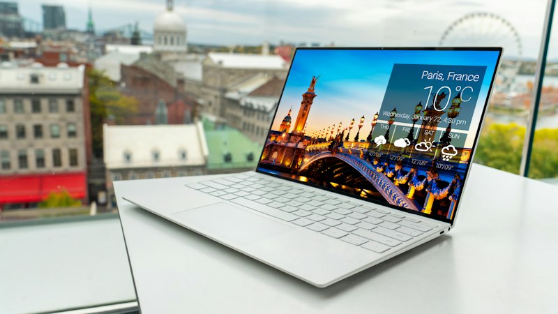 Ноутбук и гаджеты для гиков
